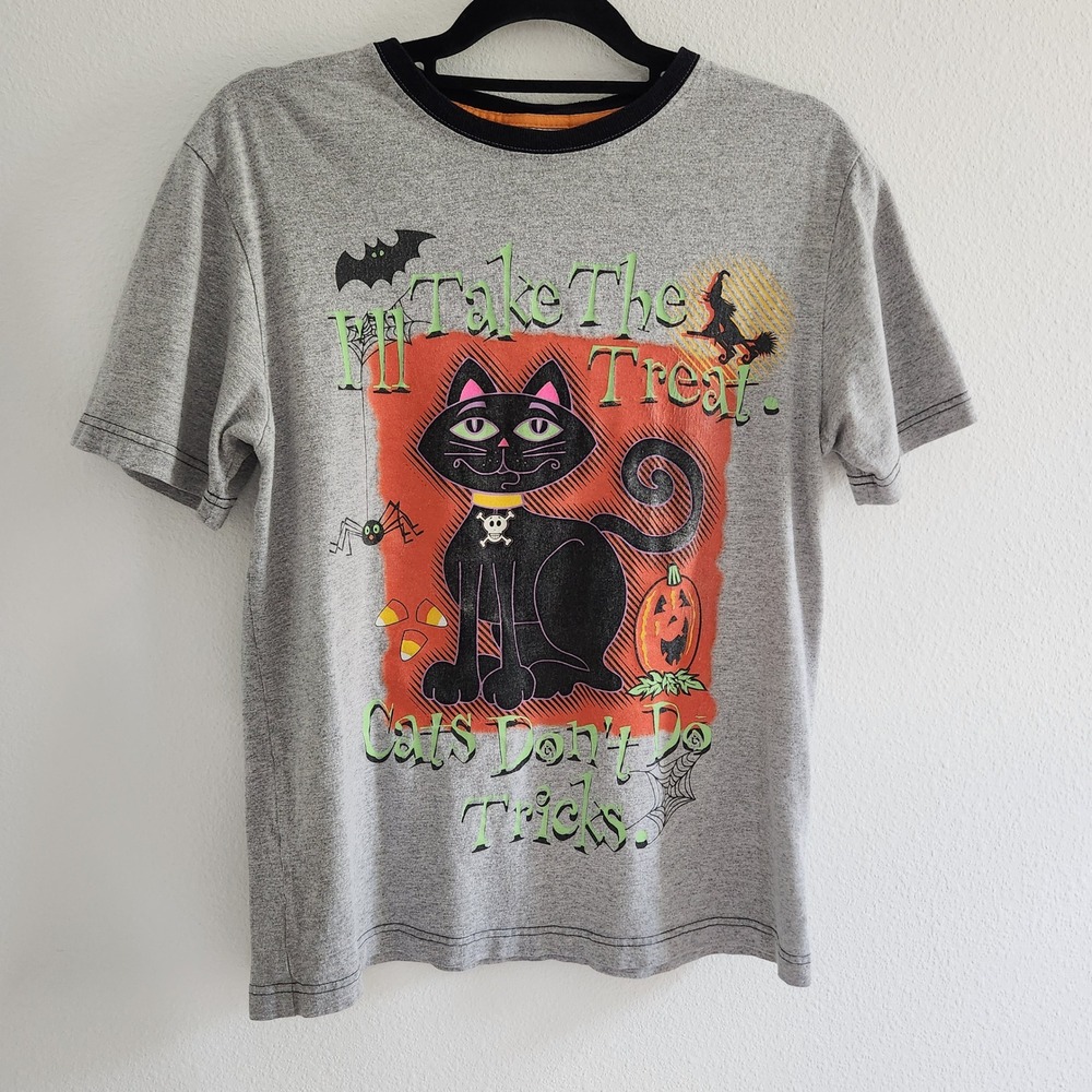 Halloween Black Cat T-Shirt adult size M 8/10 Cats Don't Do Tricks‎